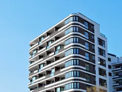 Fachada de un edificio residencial moderno